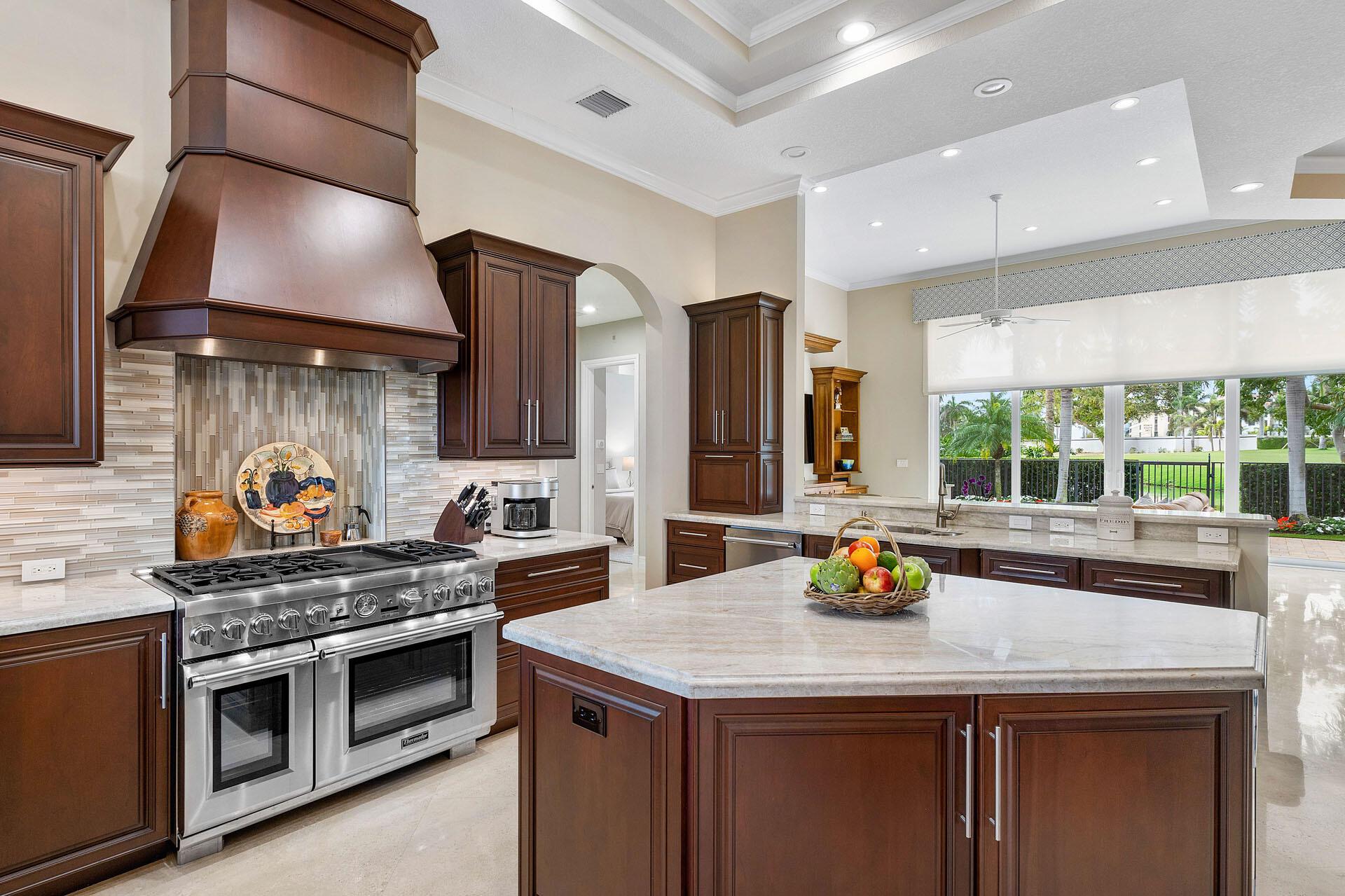 ROYAL PALM YACHT & COUNTR - Residential