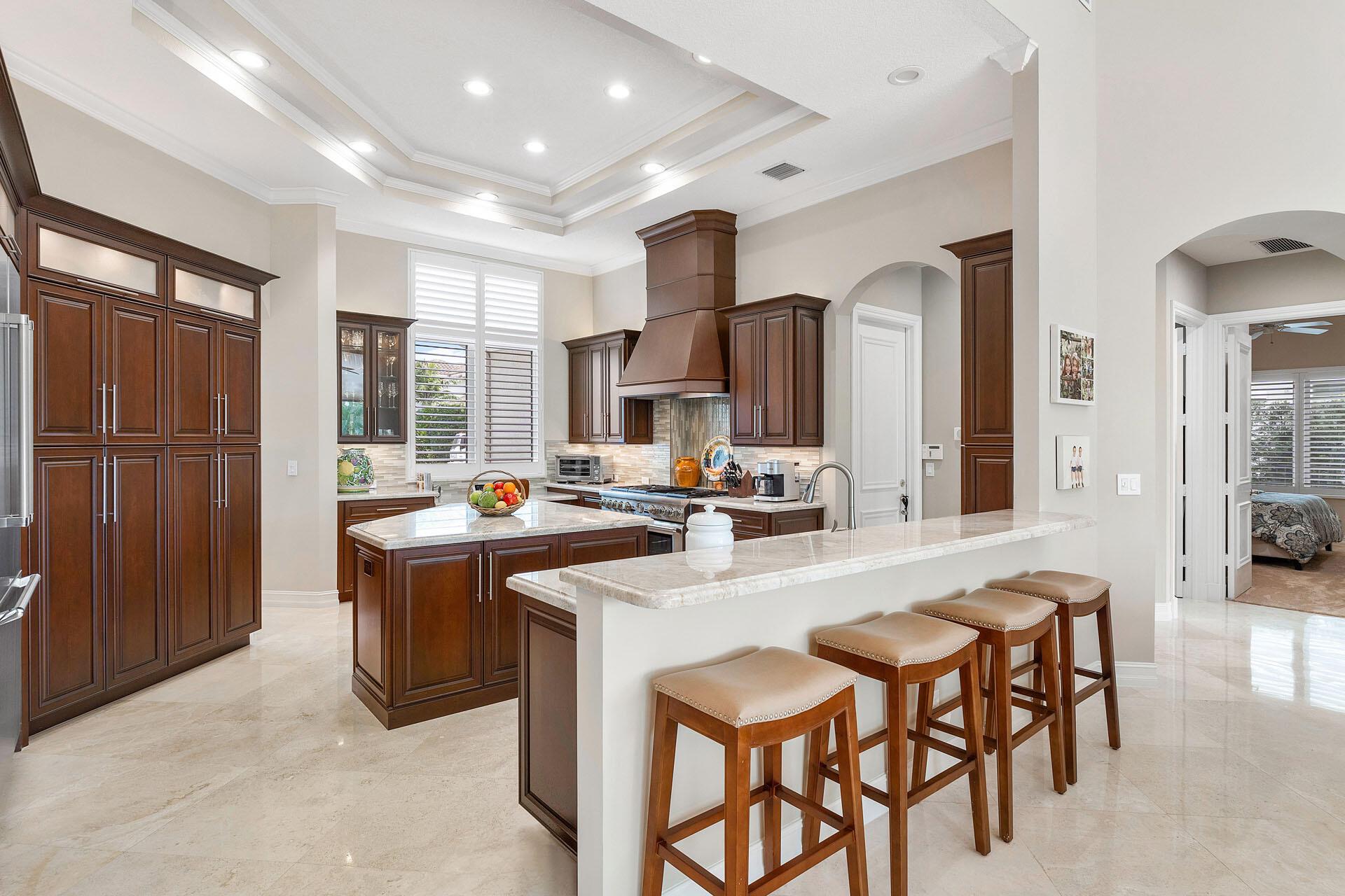 ROYAL PALM YACHT & COUNTR - Residential