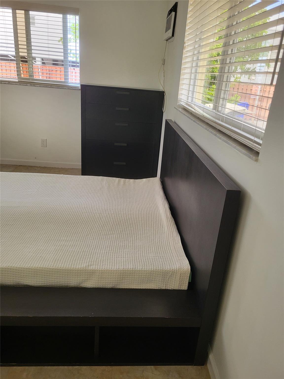 HOLLYOOD 1-21 - Residential