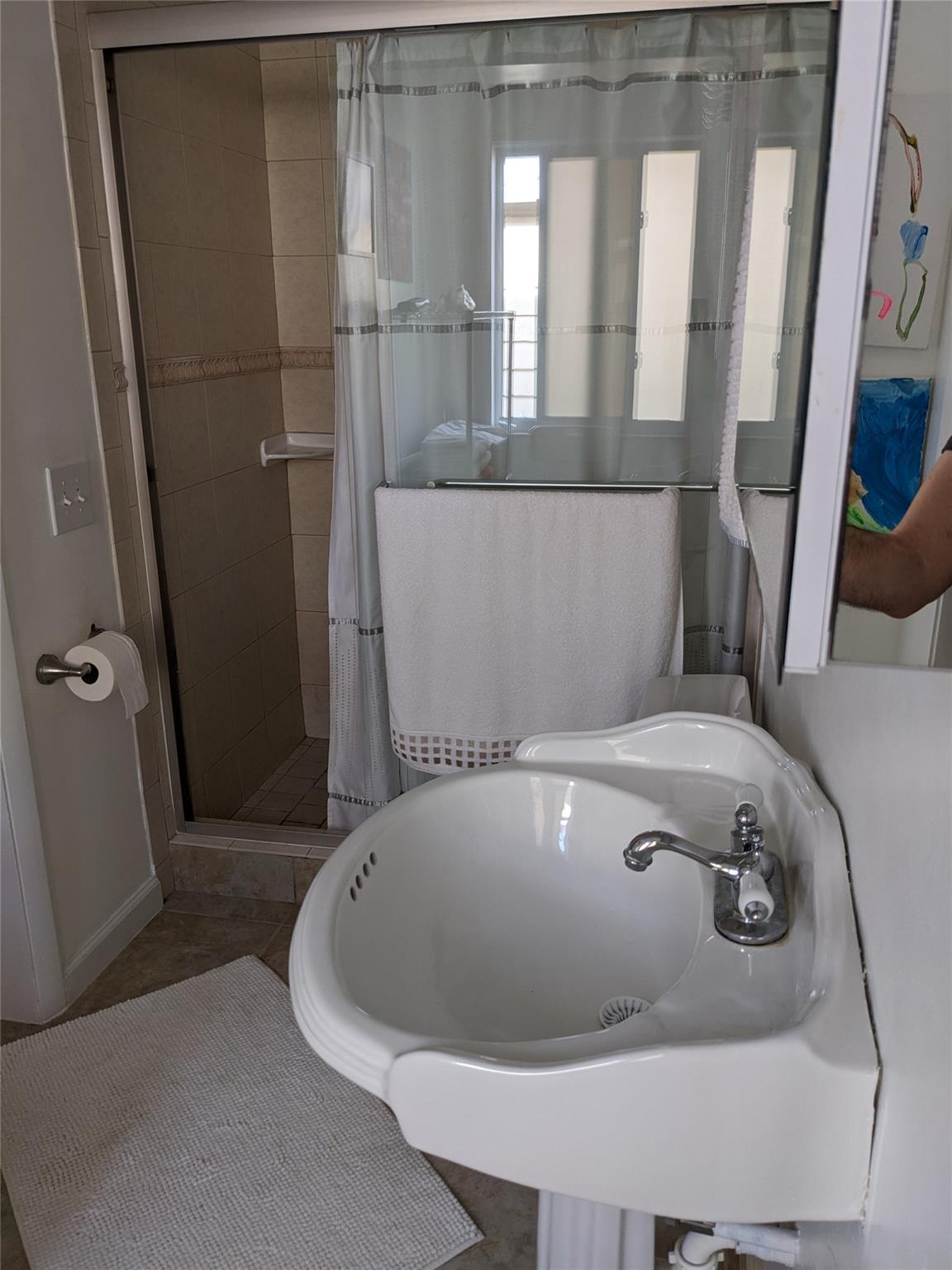 HOLLYOOD 1-21 - Residential