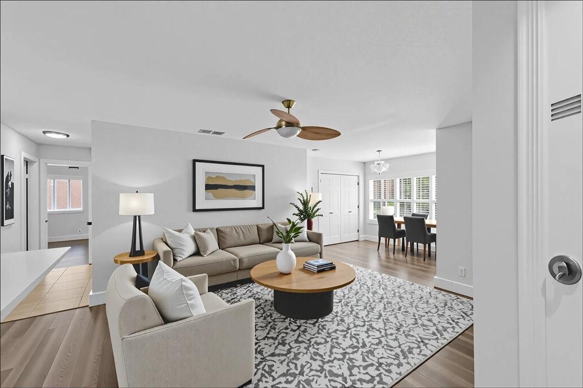 2906 S University Dr 10102