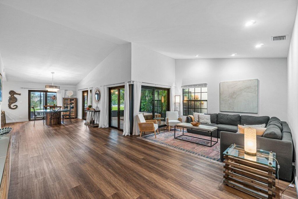 Photo of 1345 NW 21st Ter, Delray Beach, FL 33445 (MLS # R11095906)
