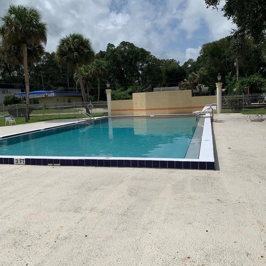 ''''''PINES OF VERO (THE) - Residential Lease