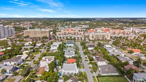Tiny photo for 274 NE 3rd Court, Boca Raton, FL 33432 (MLS # B26016150)