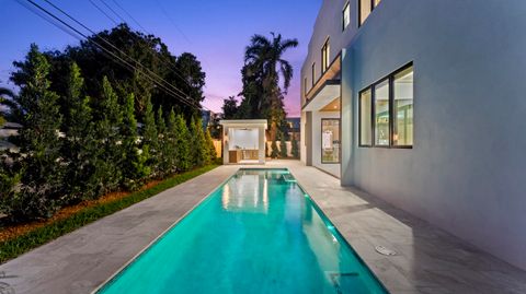 Tiny photo for 274 NE 3rd Court, Boca Raton, FL 33432 (MLS # B26016150)