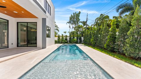 Tiny photo for 274 NE 3rd Court, Boca Raton, FL 33432 (MLS # B26016150)