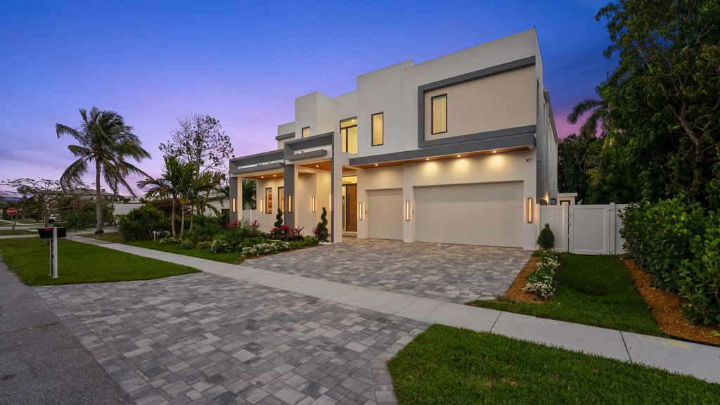 Photo of 274 NE 3rd Court, Boca Raton, FL 33432 (MLS # B26016150)