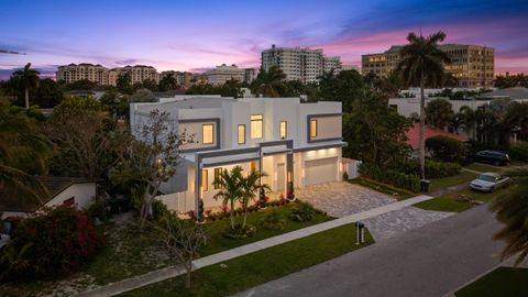 Tiny photo for 274 NE 3rd Court, Boca Raton, FL 33432 (MLS # B26016150)