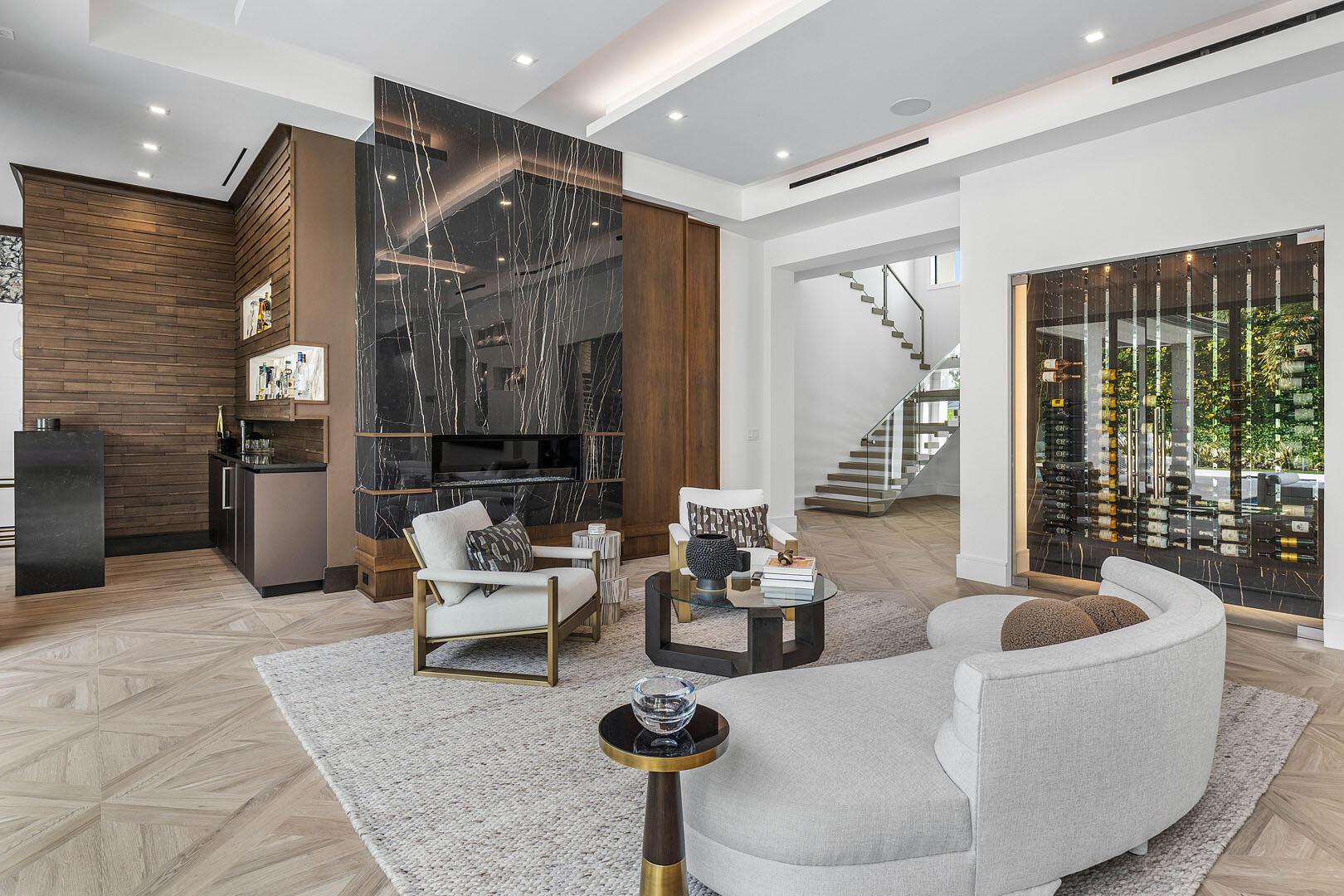 ROYAL PALM YACHT & COUNTR - Residential