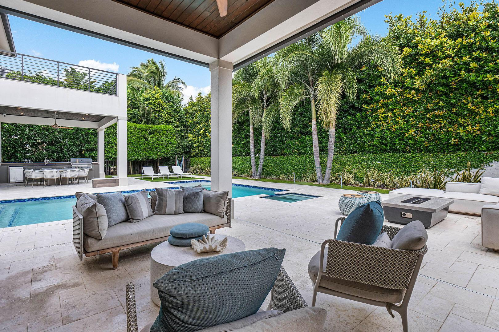 ROYAL PALM YACHT & COUNTR - Residential