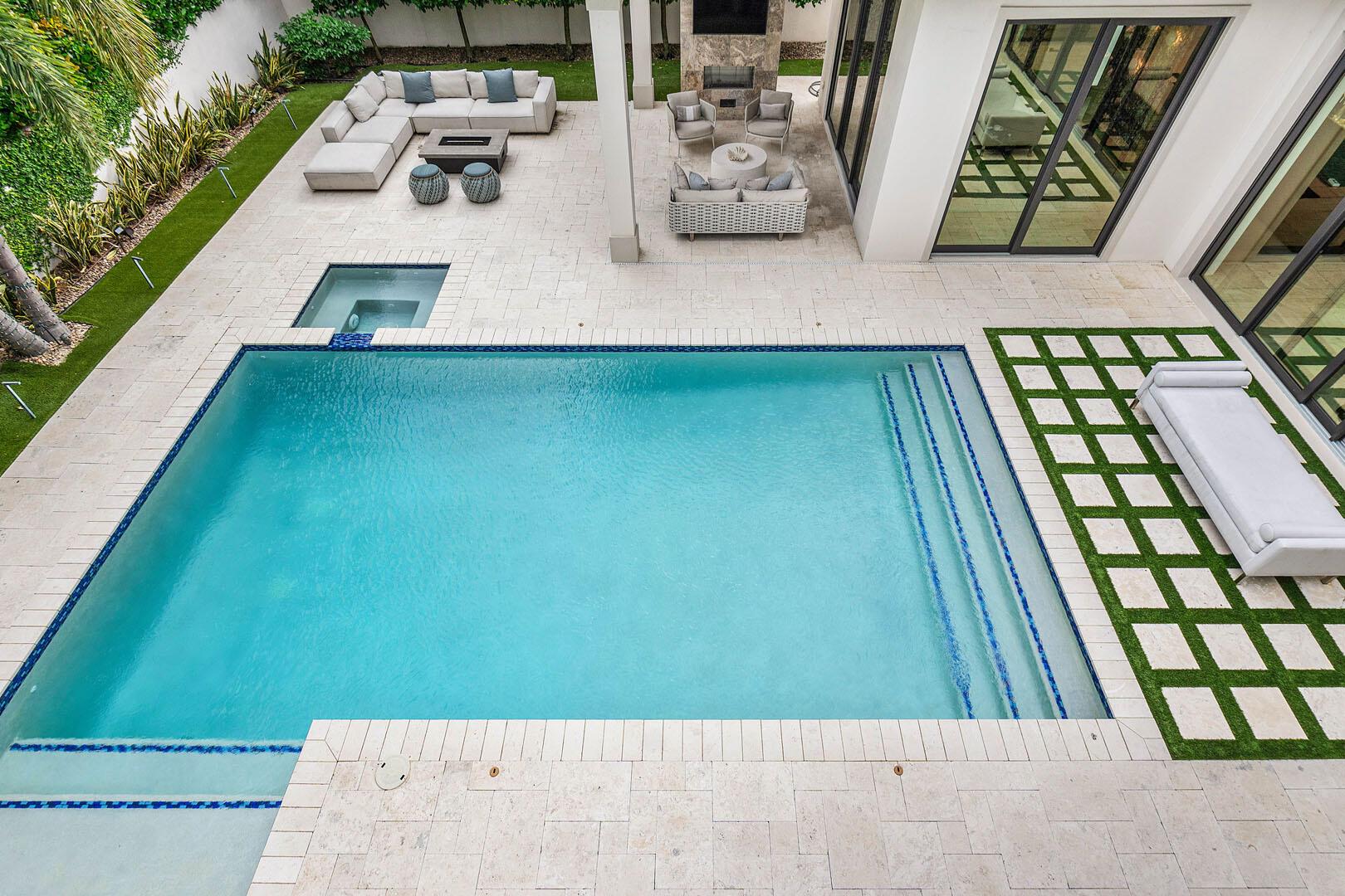 ROYAL PALM YACHT & COUNTR - Residential