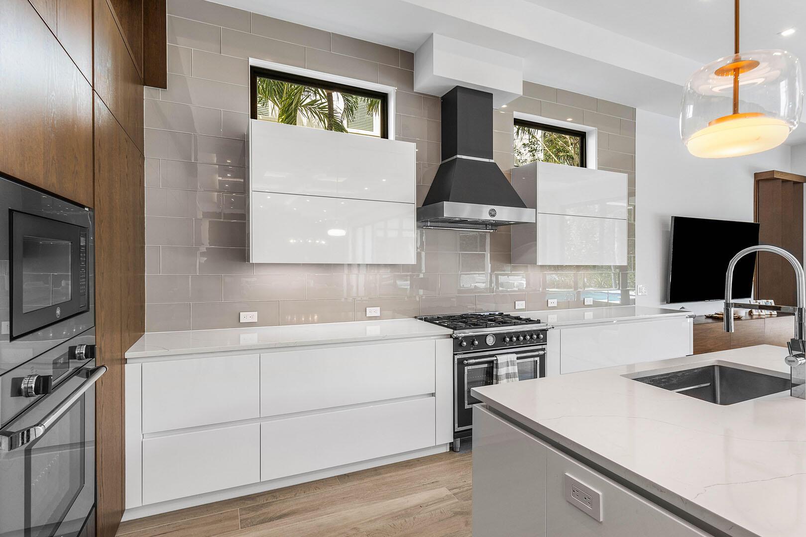 ROYAL PALM YACHT & COUNTR - Residential