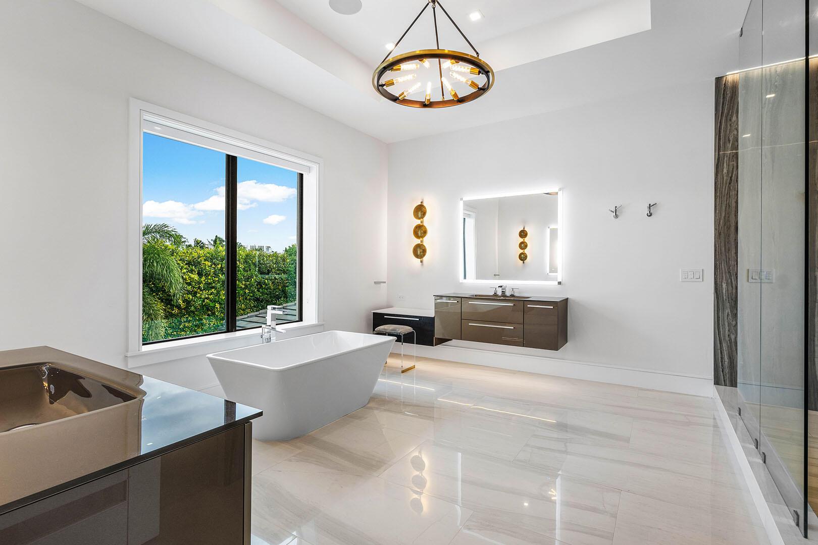 ROYAL PALM YACHT & COUNTR - Residential