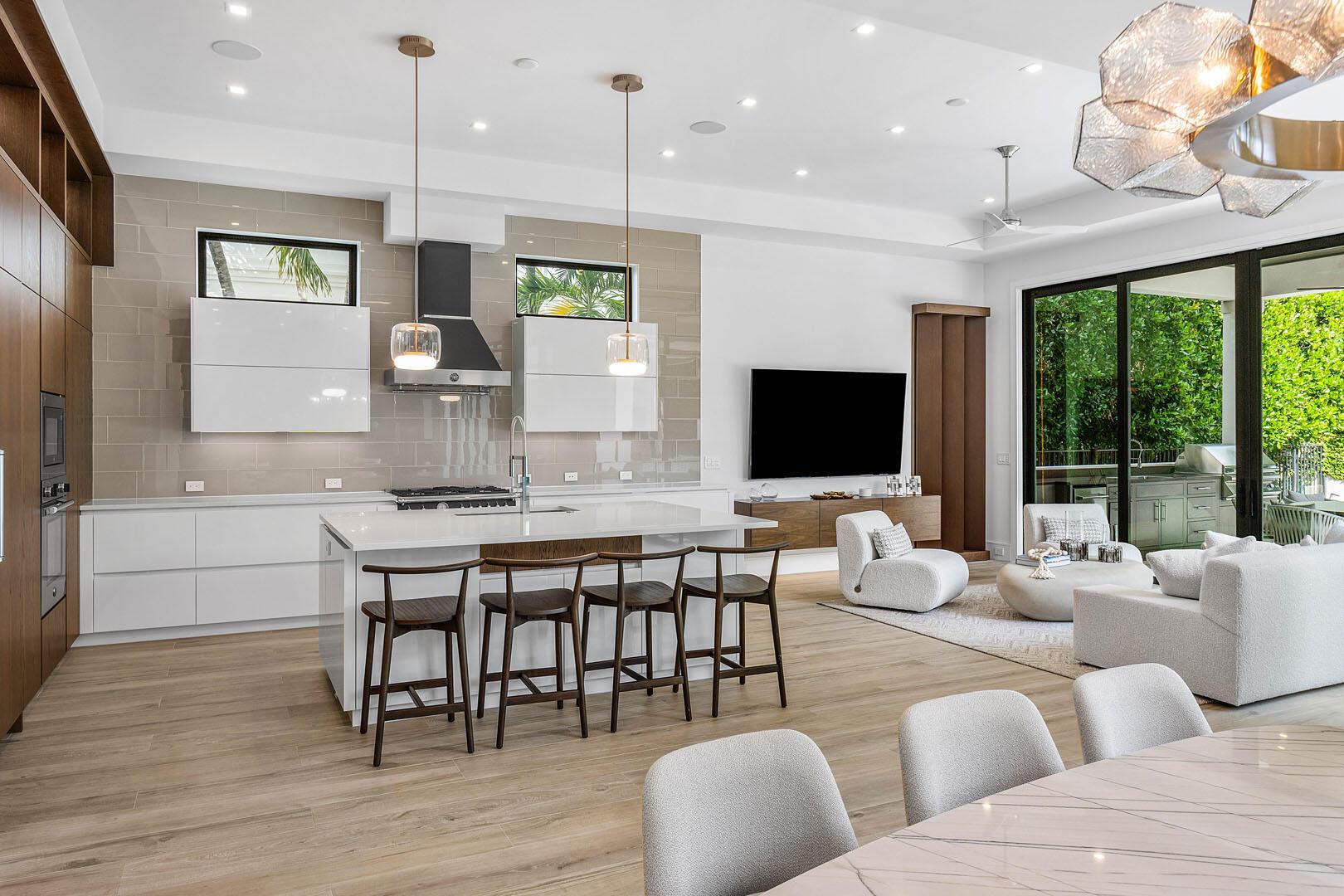 ROYAL PALM YACHT & COUNTR - Residential