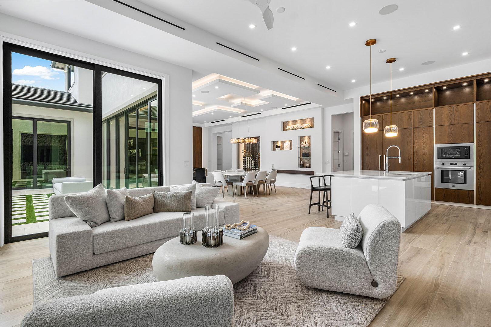 ROYAL PALM YACHT & COUNTR - Residential