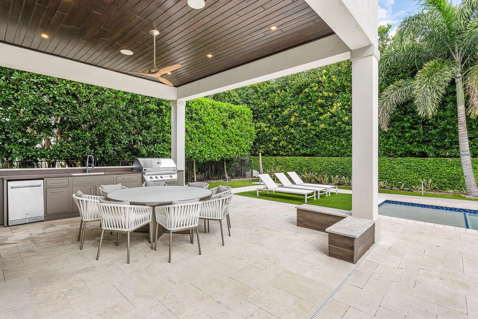 ROYAL PALM YACHT & COUNTR - Residential