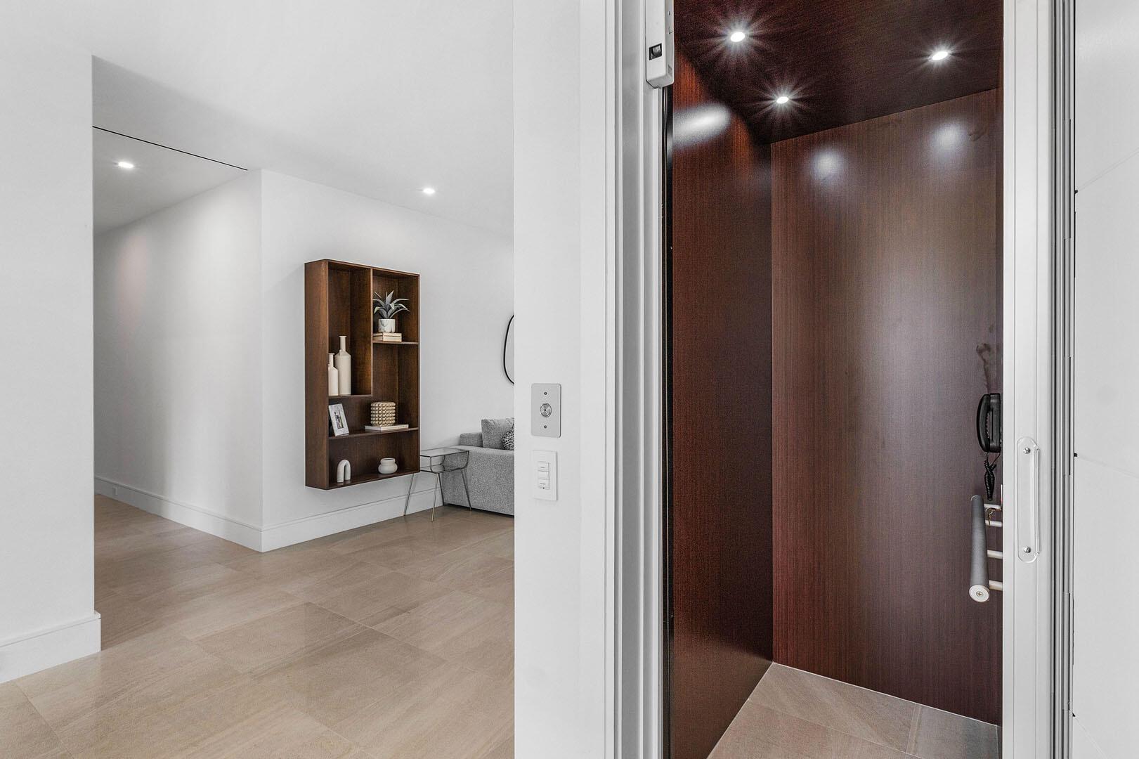 ROYAL PALM YACHT & COUNTR - Residential