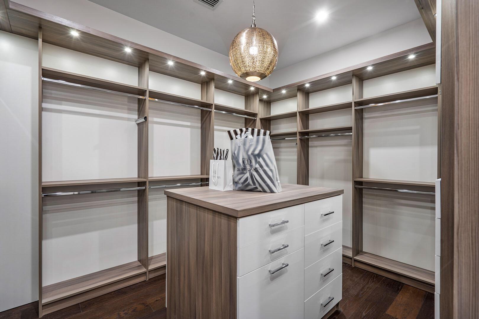 ROYAL PALM YACHT & COUNTR - Residential