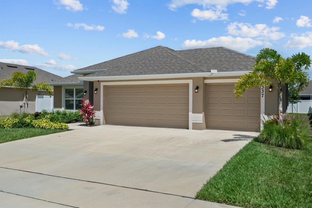 Photo of 5337 Lugo Street, Fort Pierce, FL 34951 (MLS # R10979813)