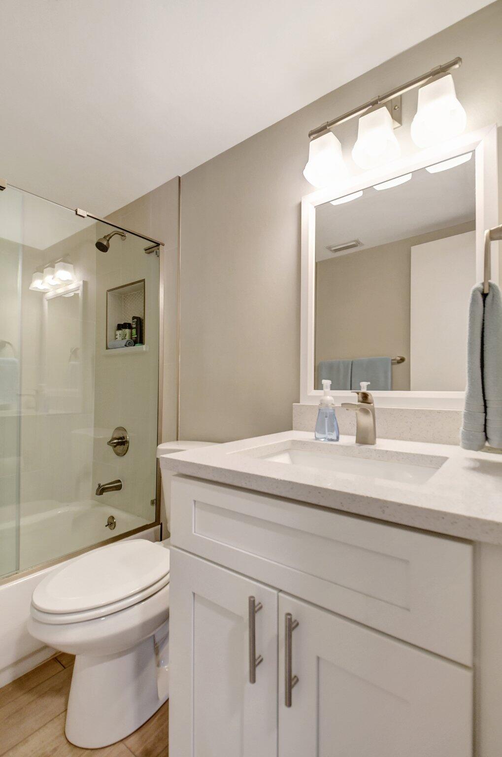 BAY REACH CONDO - Residential