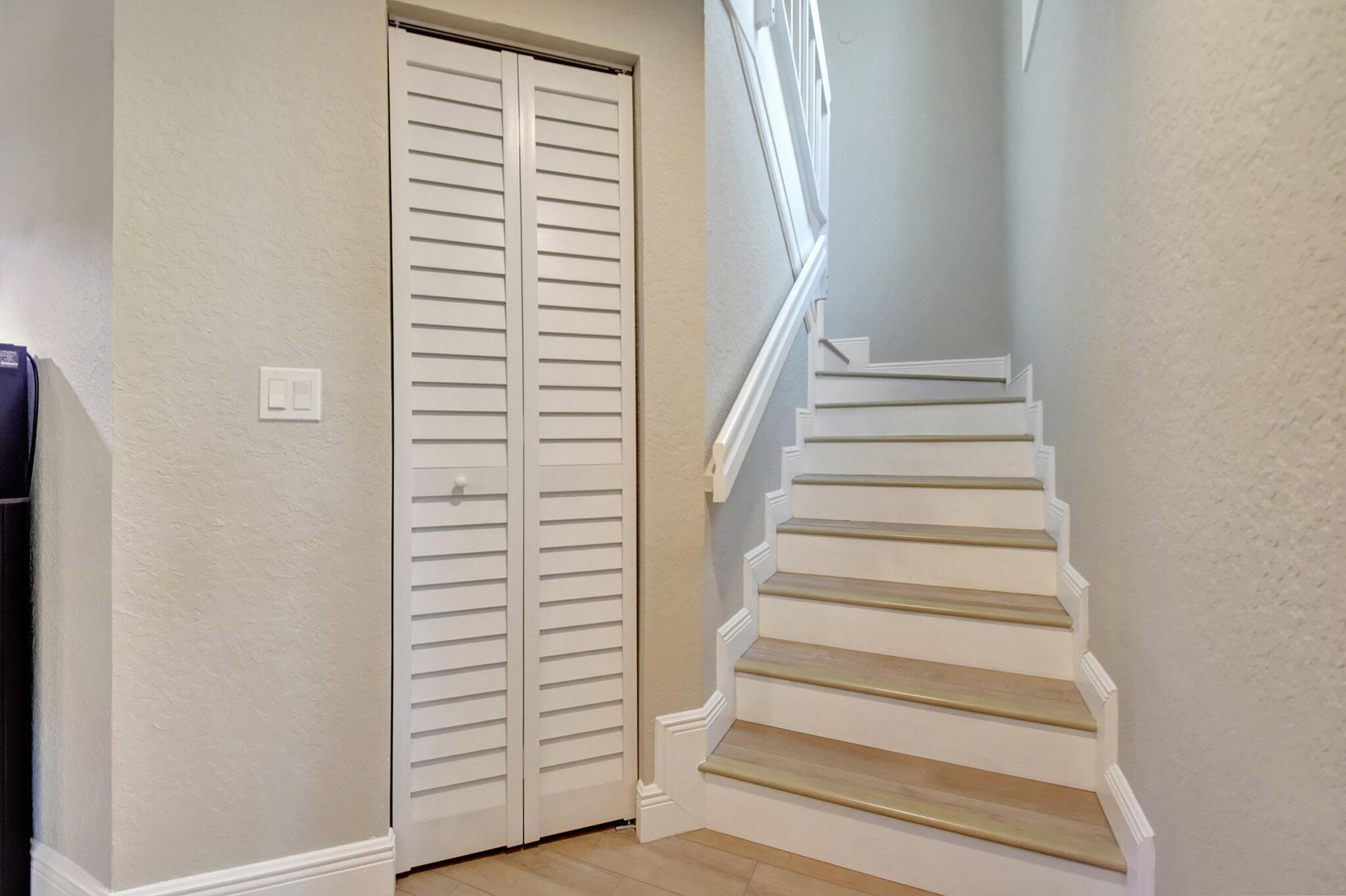 BAY REACH CONDO - Residential