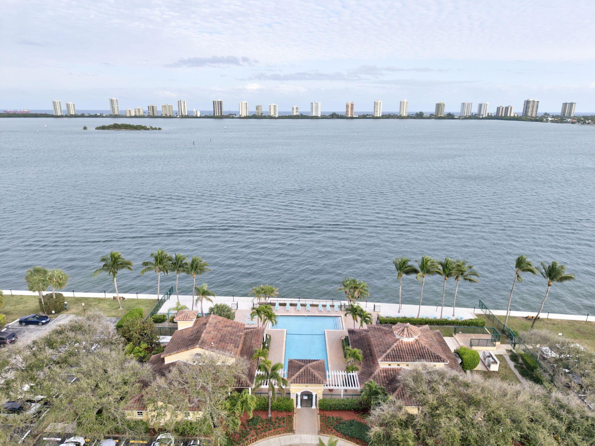 BAY REACH CONDO - Residential