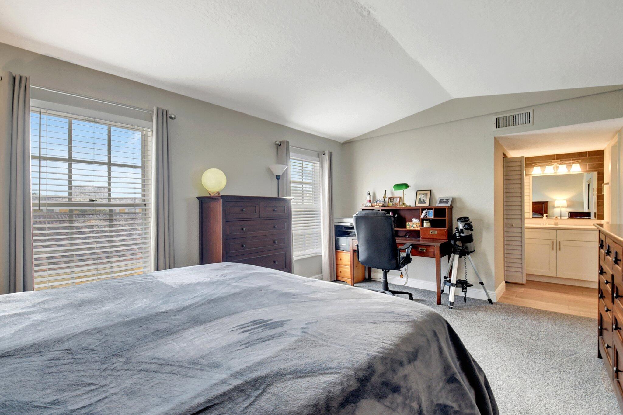 BAY REACH CONDO - Residential