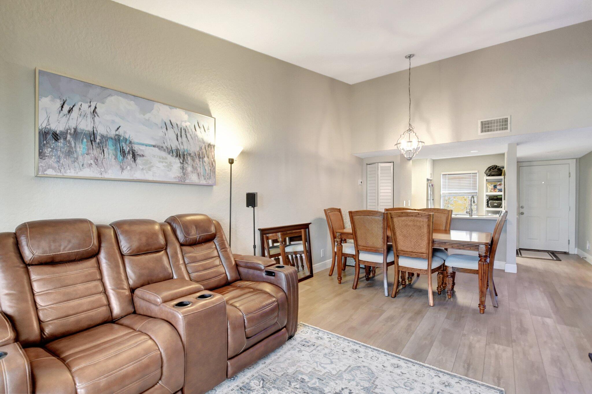 BAY REACH CONDO - Residential