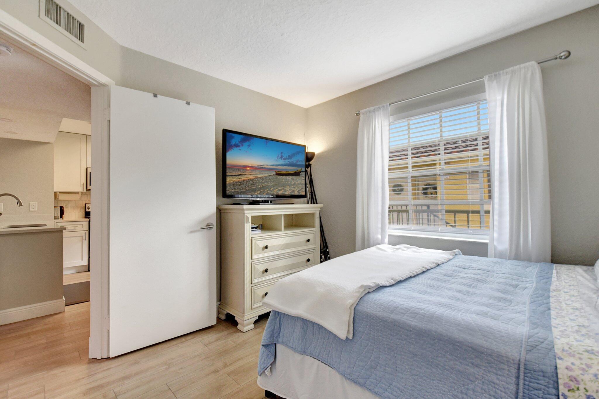 BAY REACH CONDO - Residential