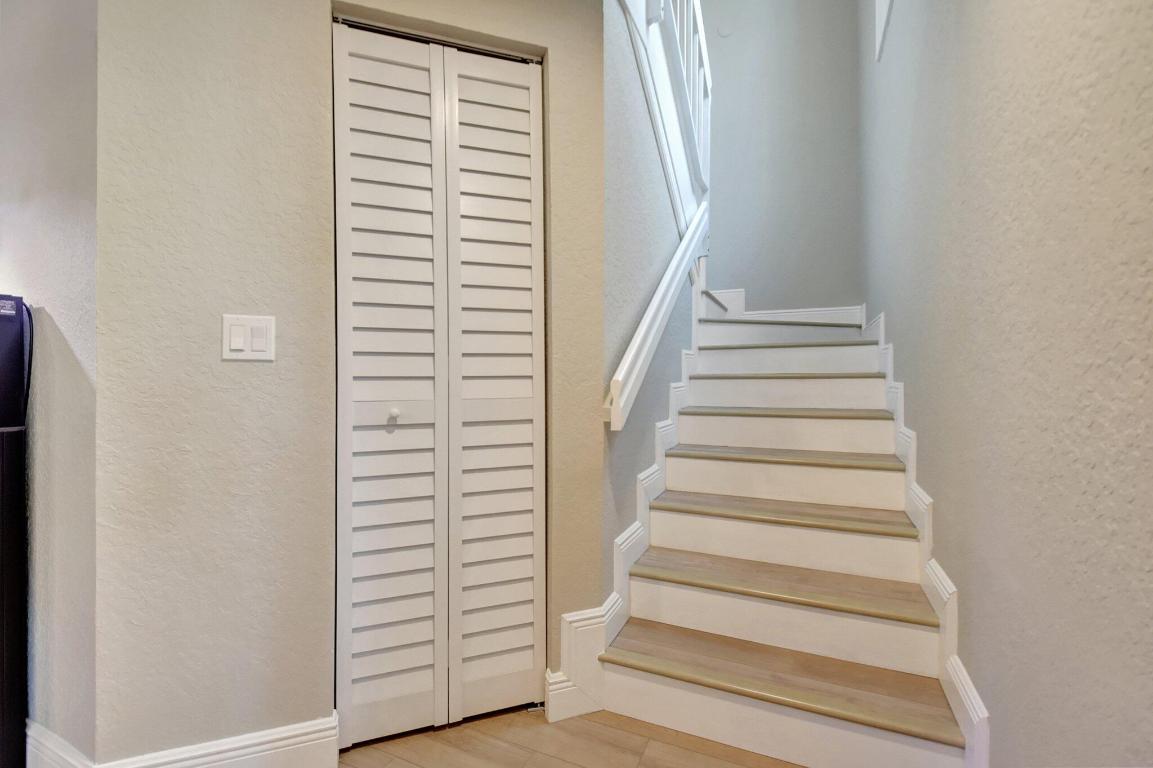 BAY REACH CONDO - Residential