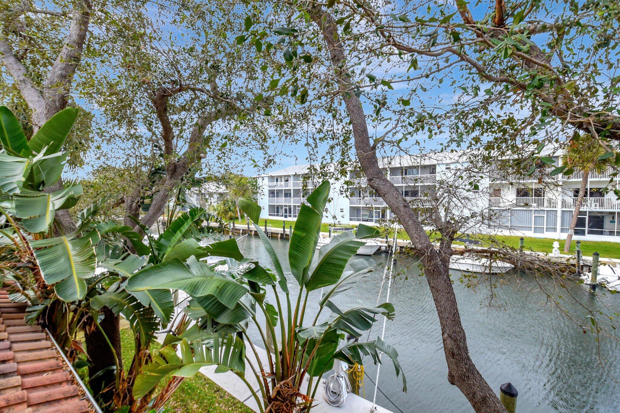 BAY REACH CONDO - Residential