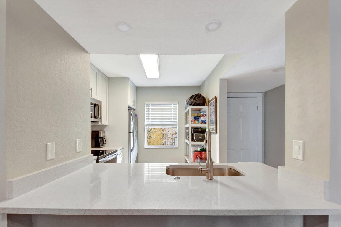 BAY REACH CONDO - Residential