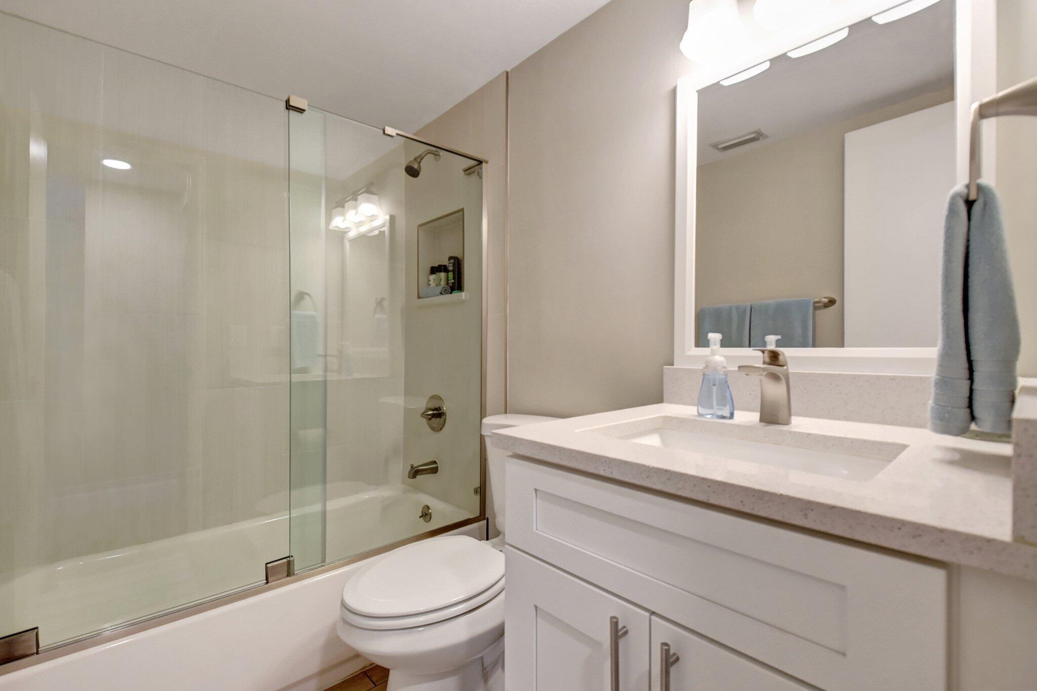 BAY REACH CONDO - Residential