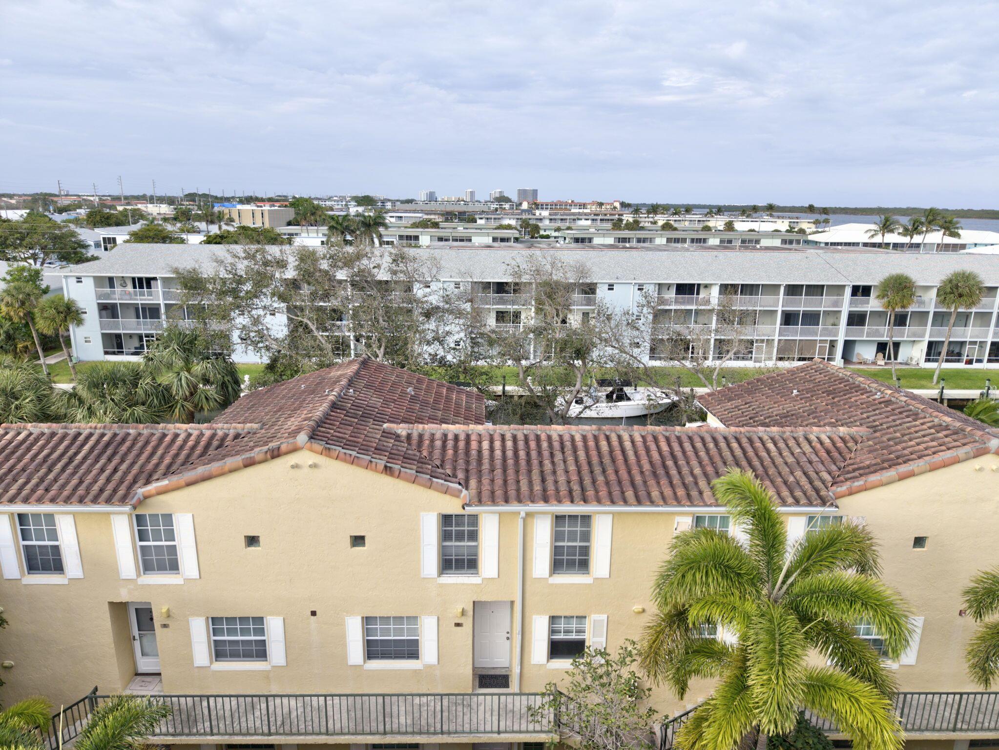 BAY REACH CONDO - Residential