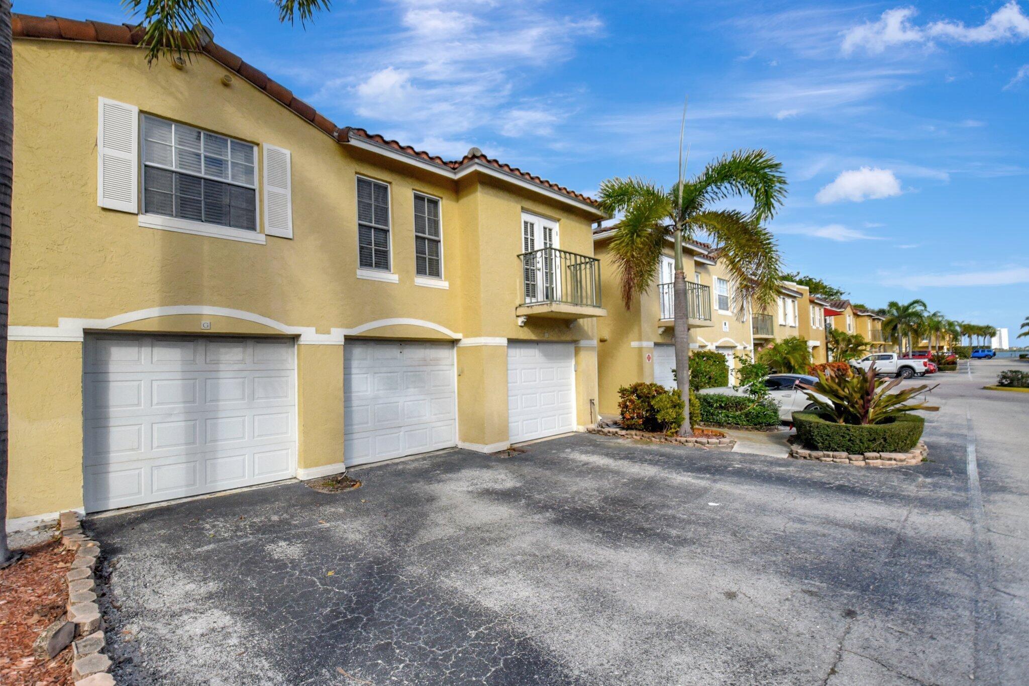 BAY REACH CONDO - Residential