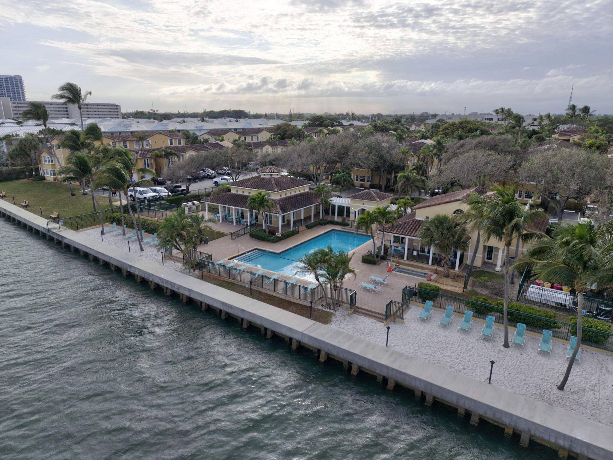 BAY REACH CONDO - Residential