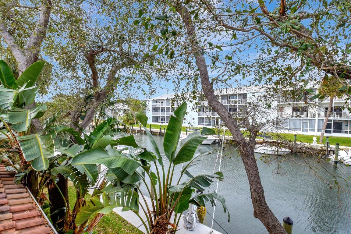 BAY REACH CONDO - Residential