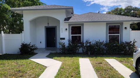 Single Family Residence in West Palm Beach FL 650 50th St St.jpg