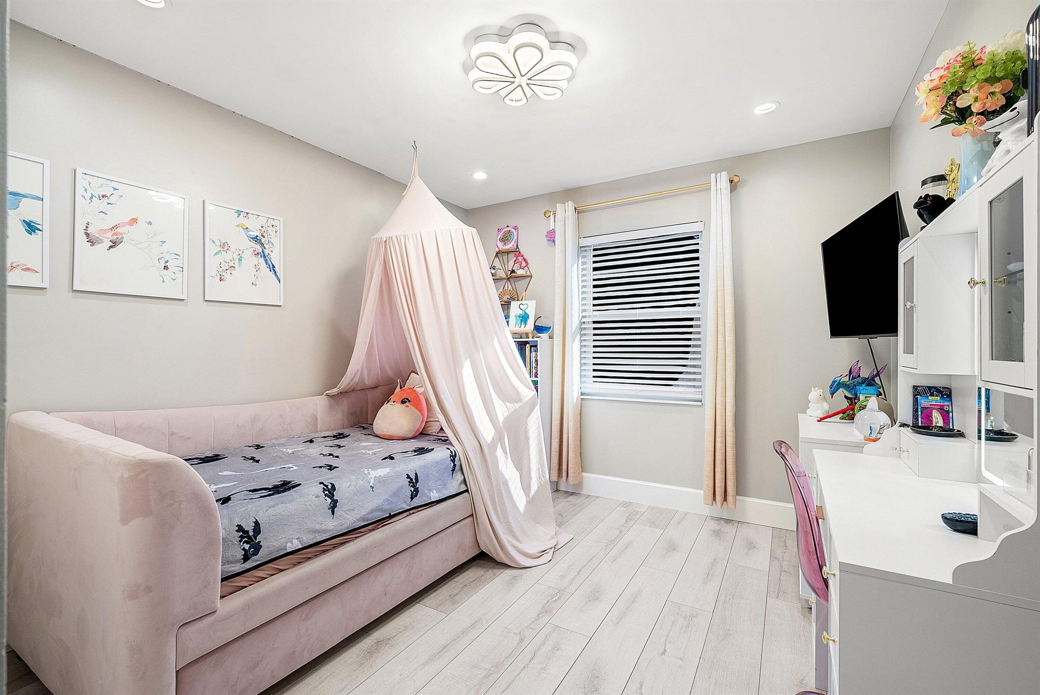 RAINBOW LAKES TR E - Residential