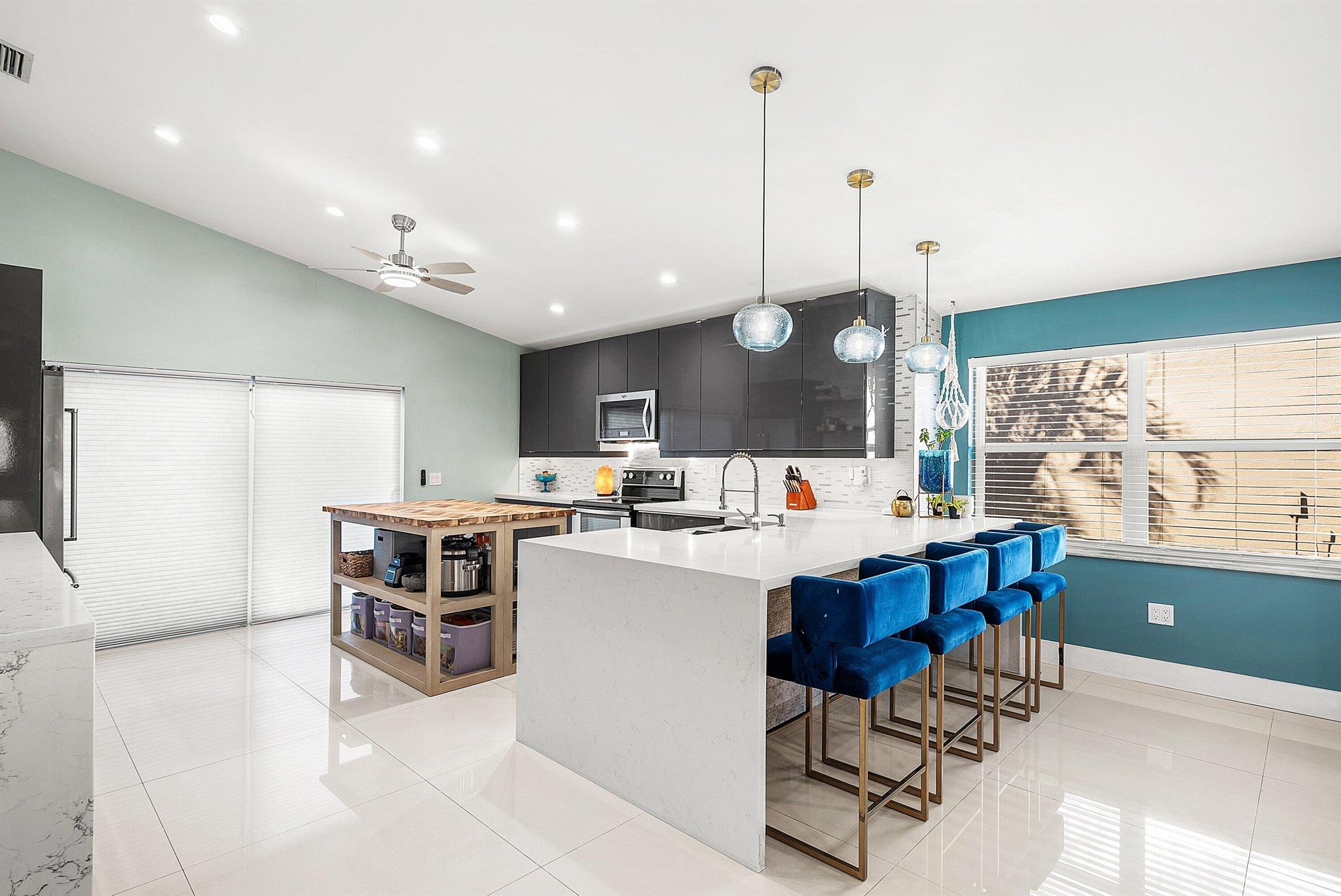 RAINBOW LAKES TR E - Residential