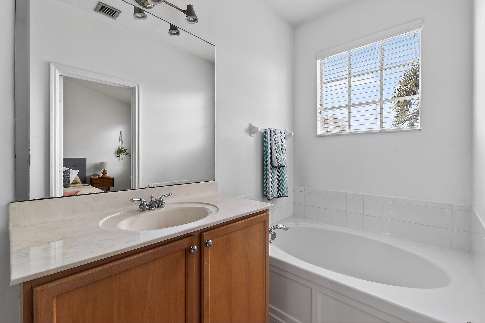 SANDPIPER COVE AT BOTANICA CONDO - Residential