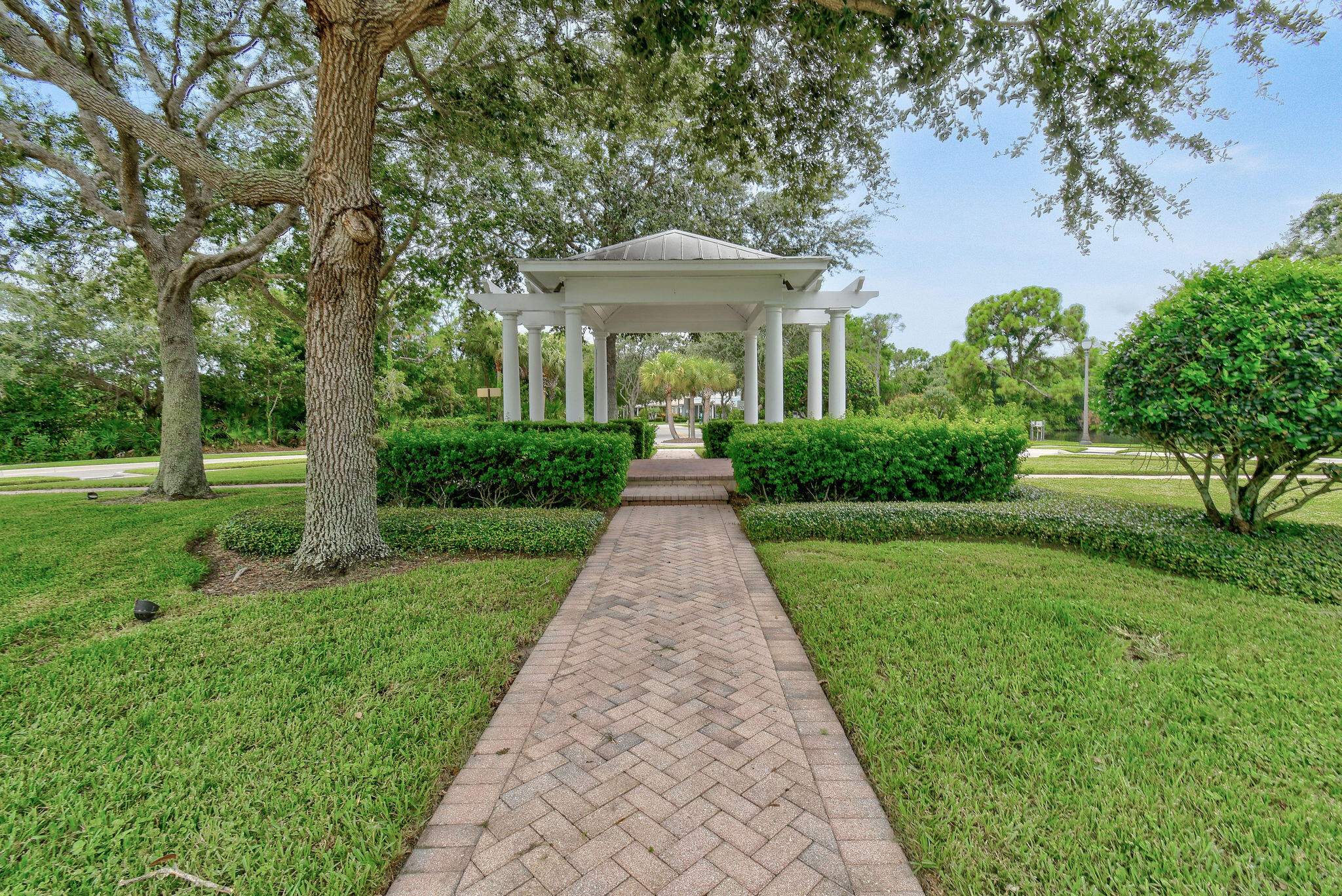 SANDPIPER COVE AT BOTANICA CONDO - Residential