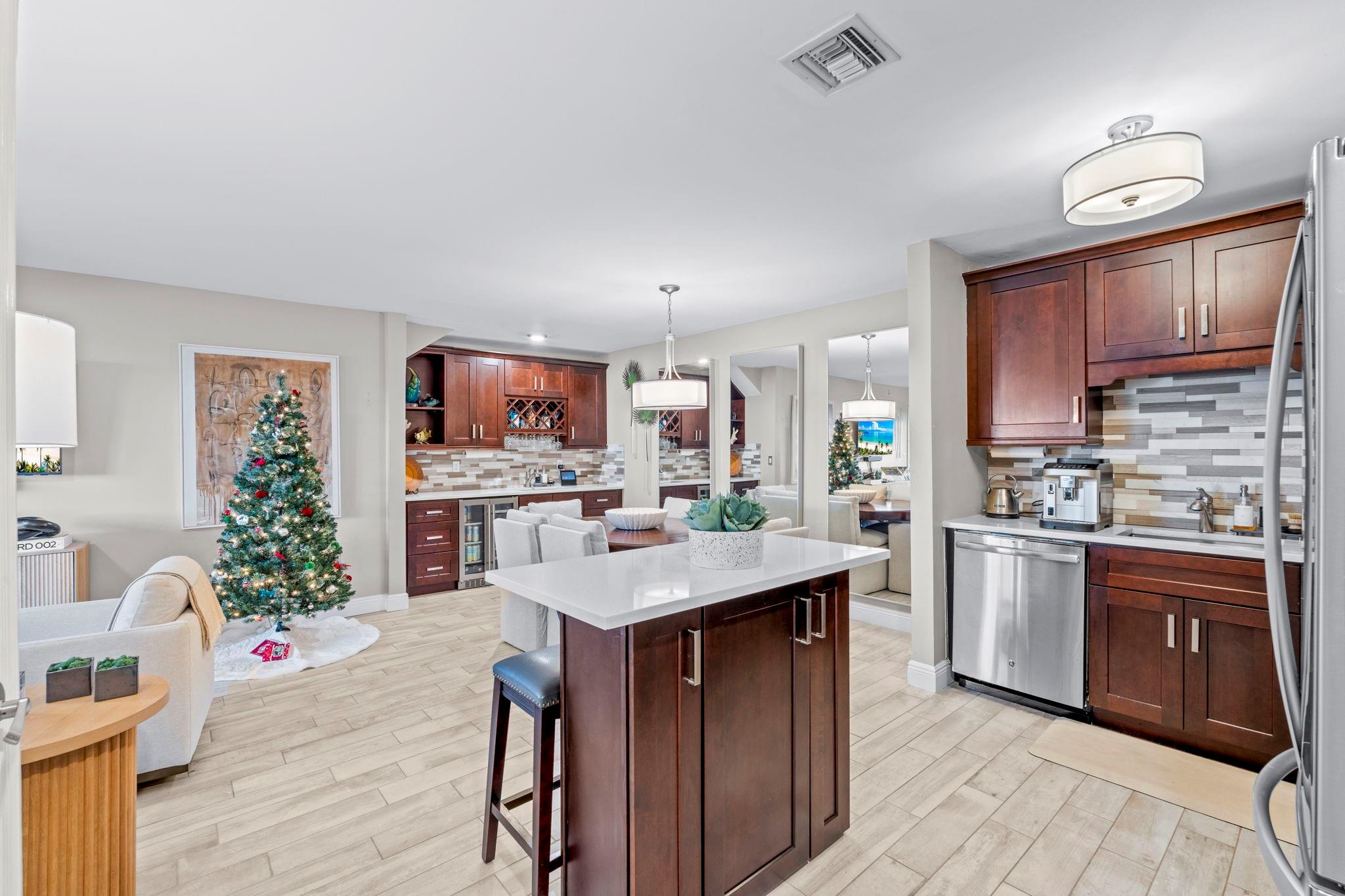 Cypress Club Condo - Residential