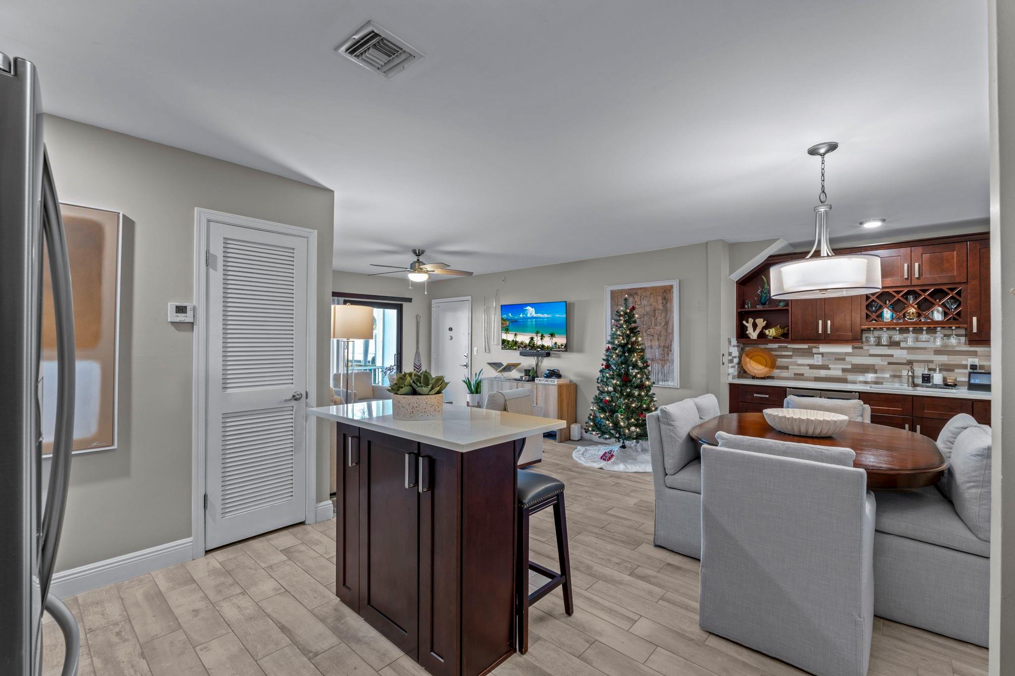 Cypress Club Condo - Residential