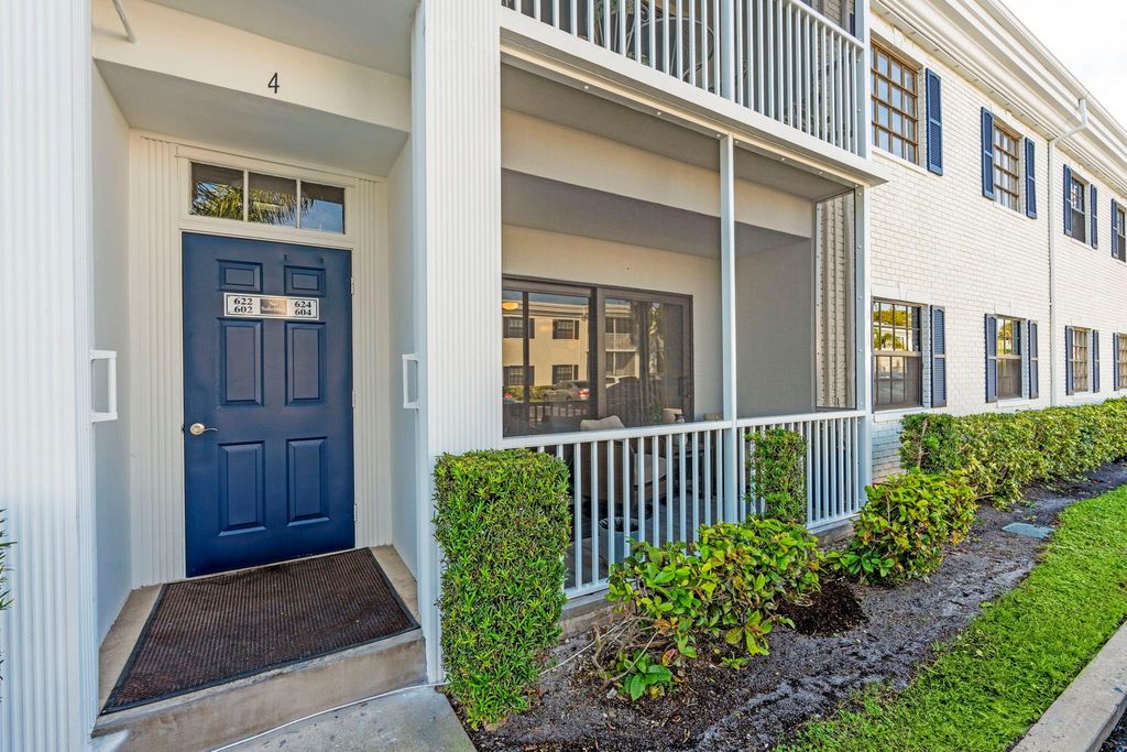 Photo of 160 Cypress Club Dr #604, Pompano Beach, FL 33060 (MLS # F10539917)