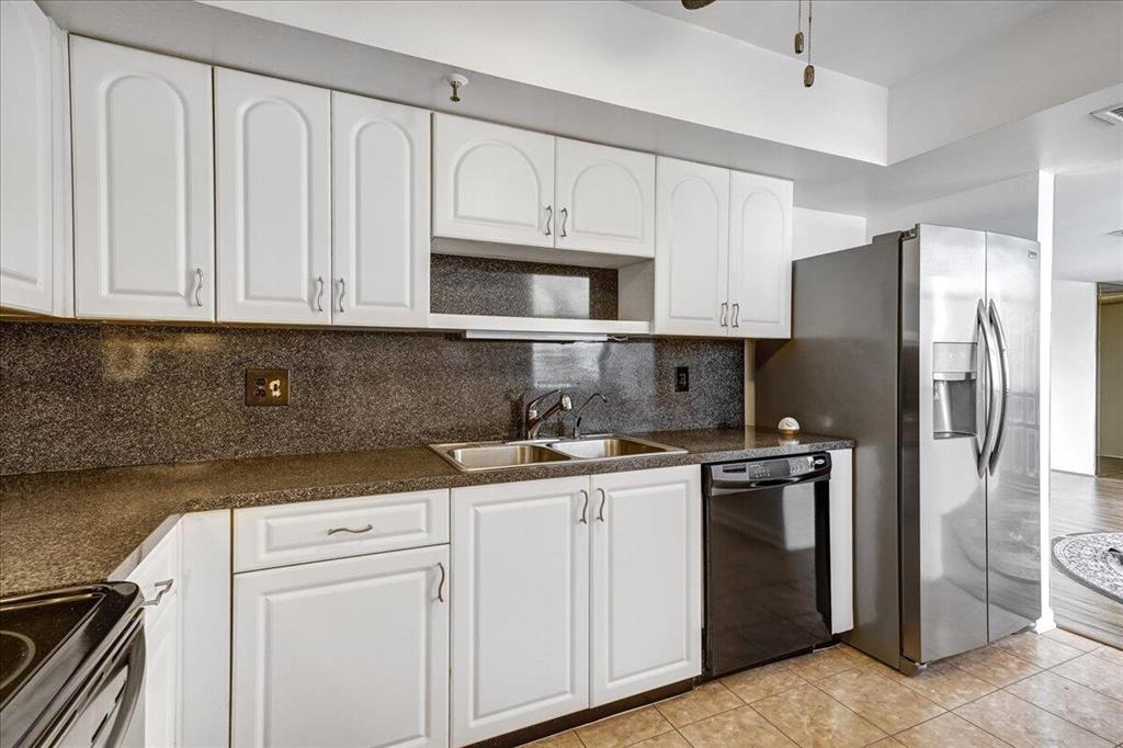 LAKESHORE COLONY I CONDO - Residential