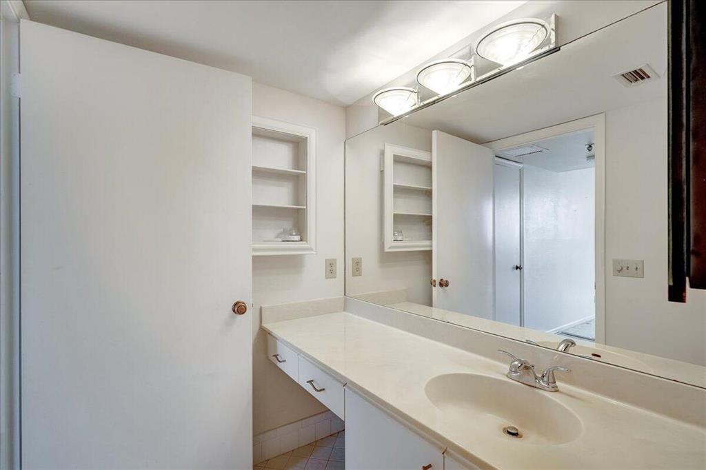 LAKESHORE COLONY I CONDO - Residential