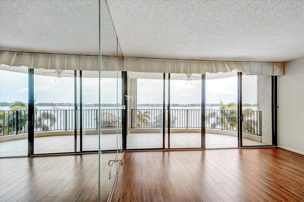 LAKESHORE COLONY I CONDO - Residential