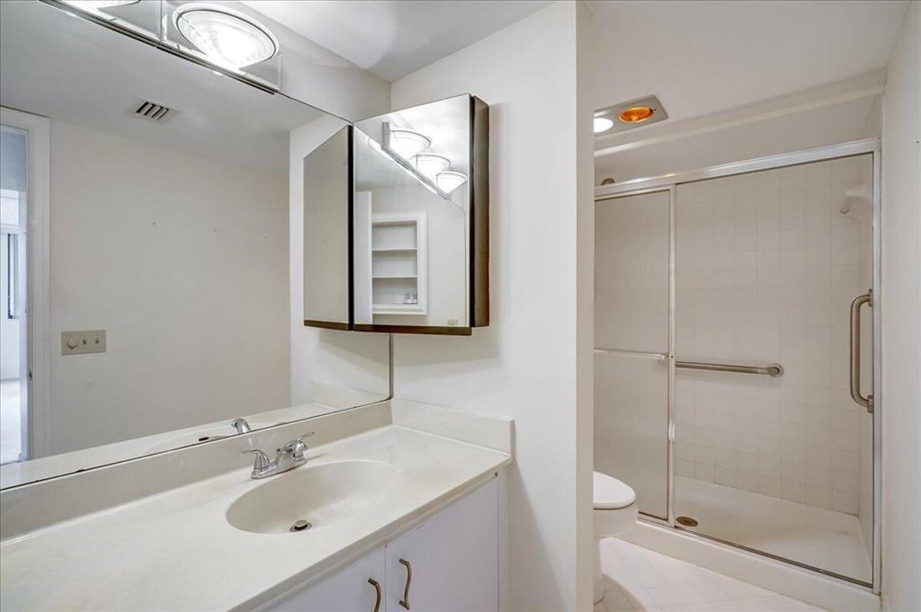 LAKESHORE COLONY I CONDO - Residential