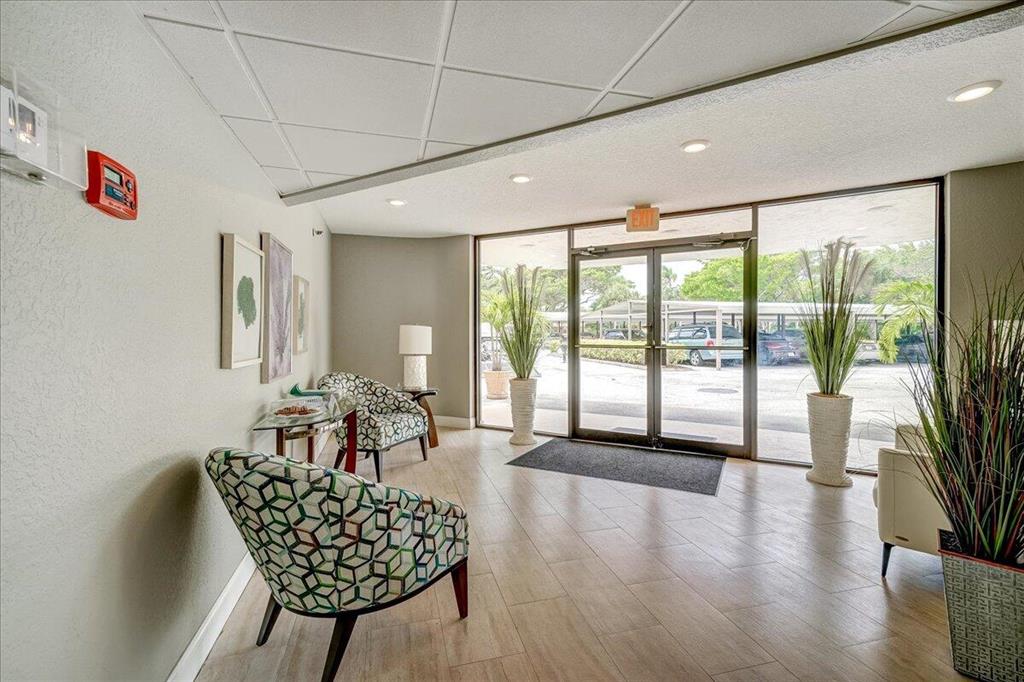 LAKESHORE COLONY I CONDO - Residential